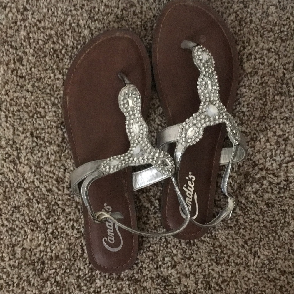 Thong sandals